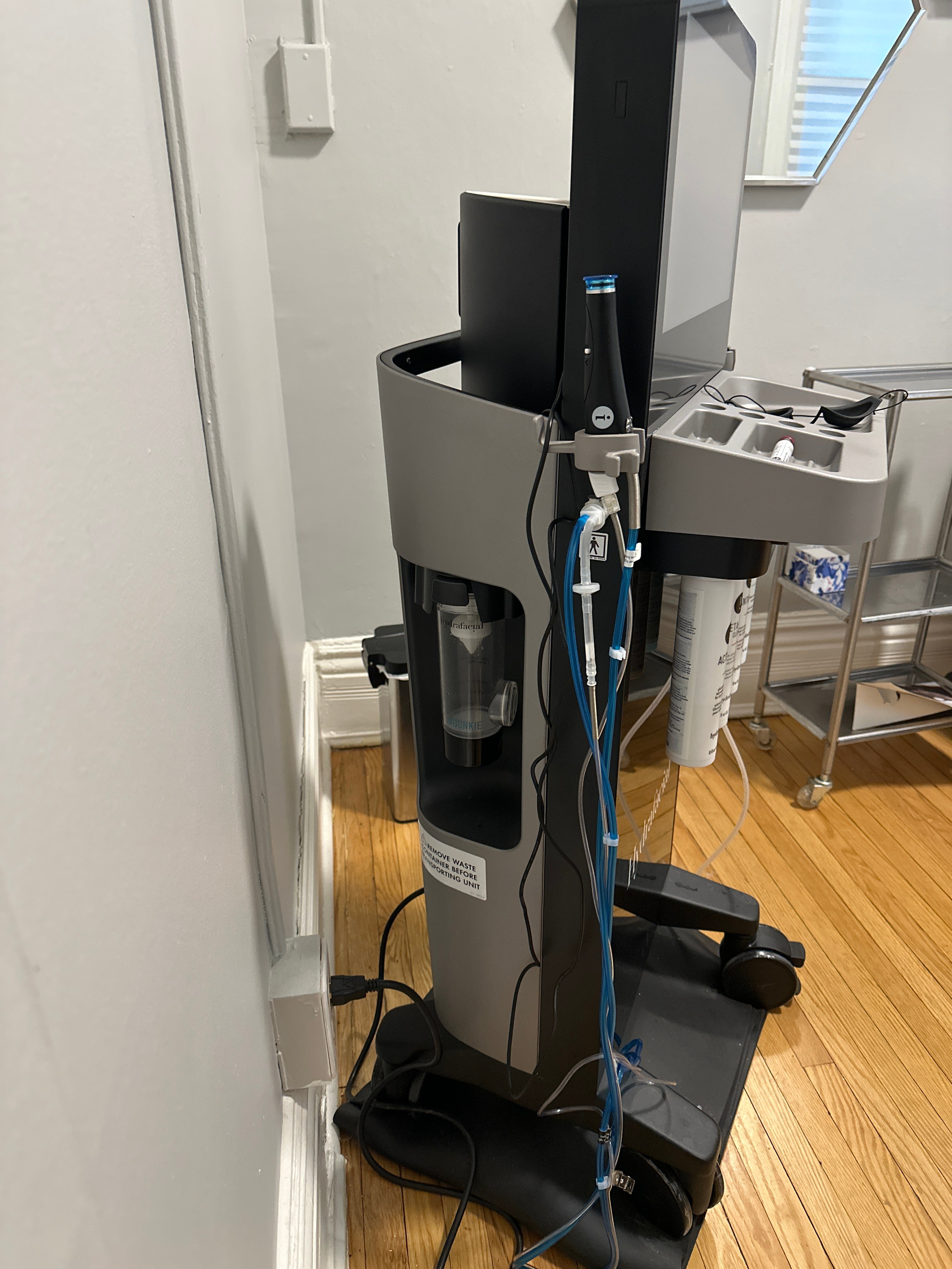 2023 Hydrafacial Syndeo /w LightStim Elipsa for Sale